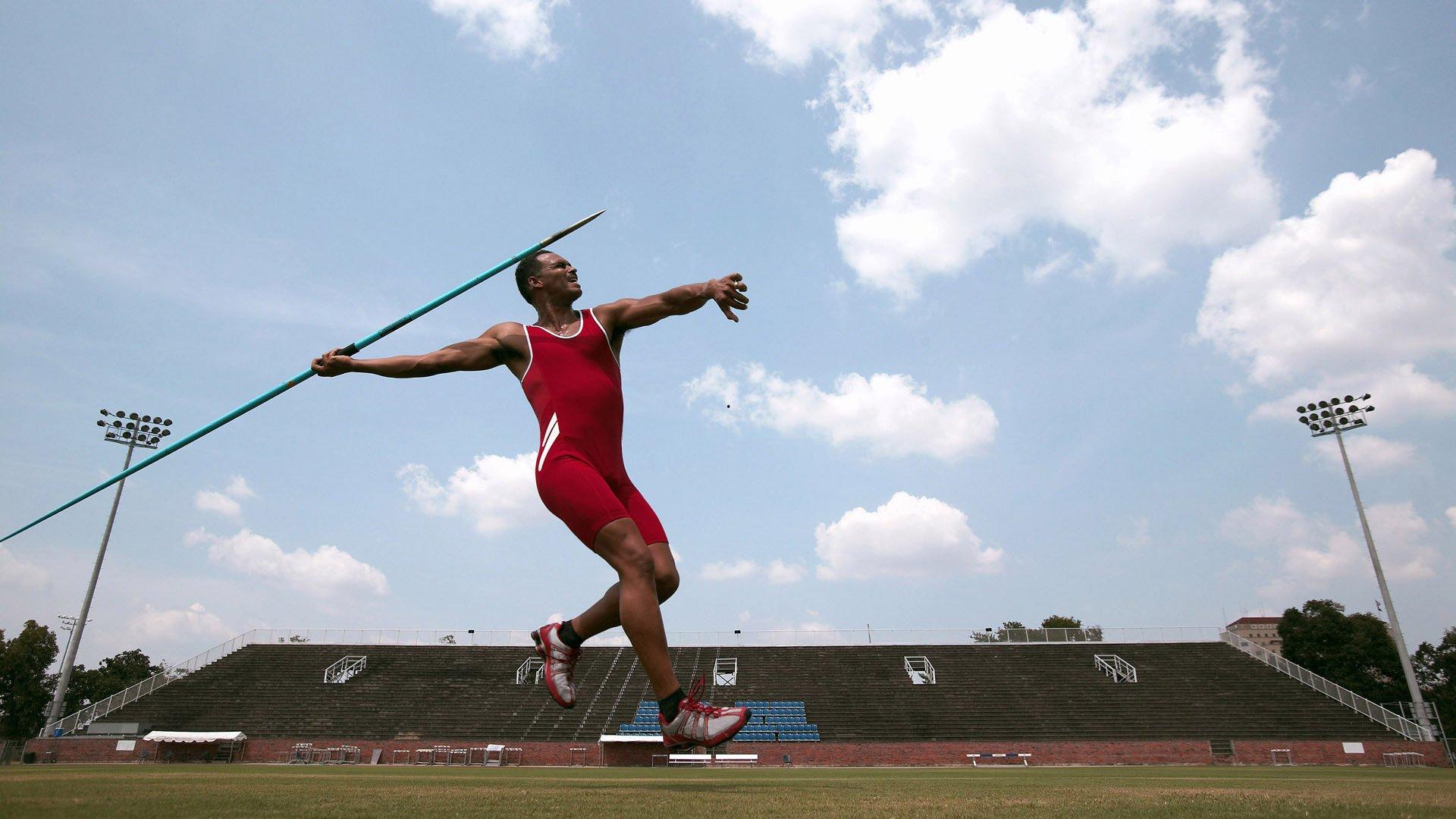 23岁新星打破尘封15年世界纪录,田径史迎来崭新篇章