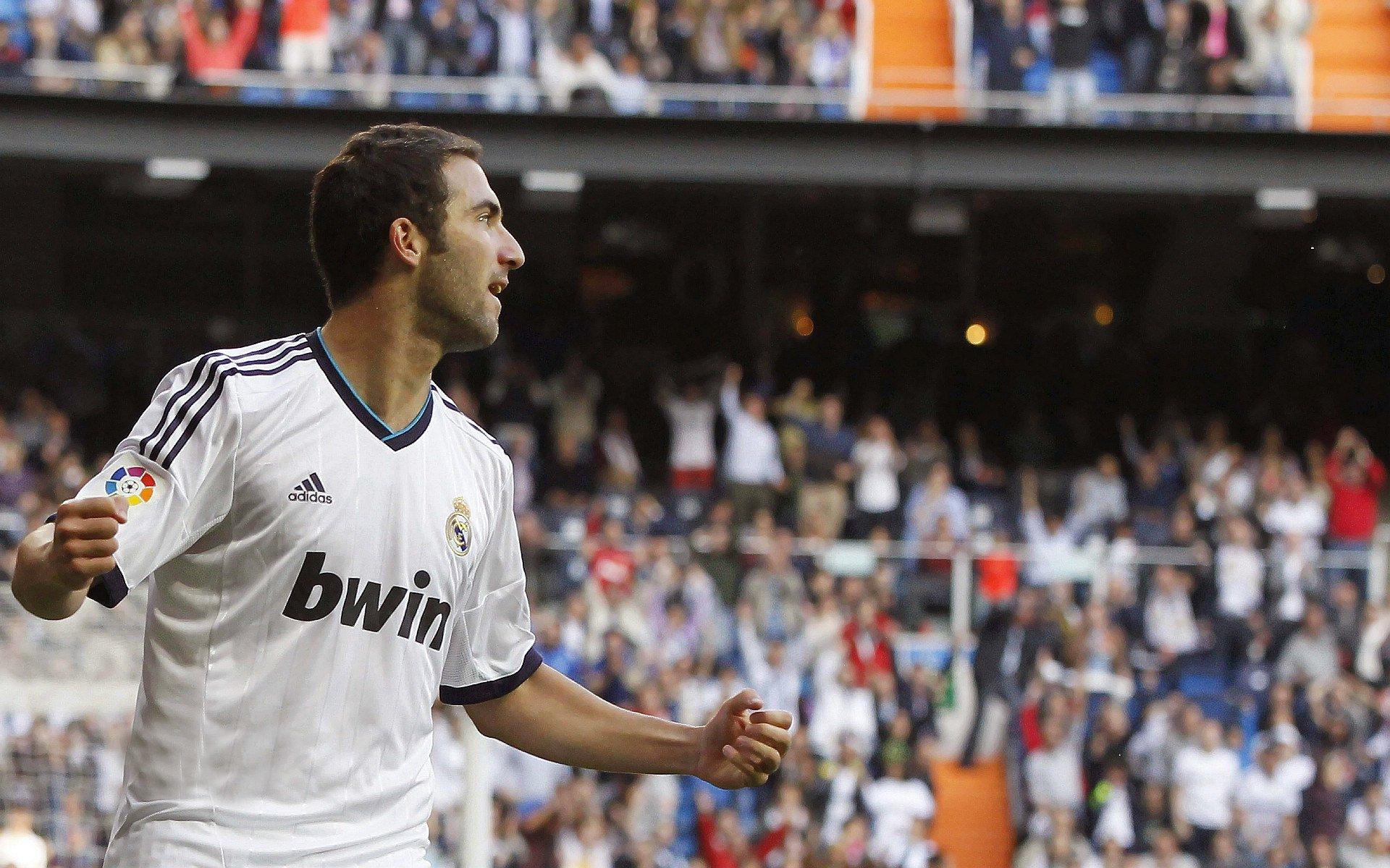 点球大战惊心动魄 蓝军力克红魔捧杯