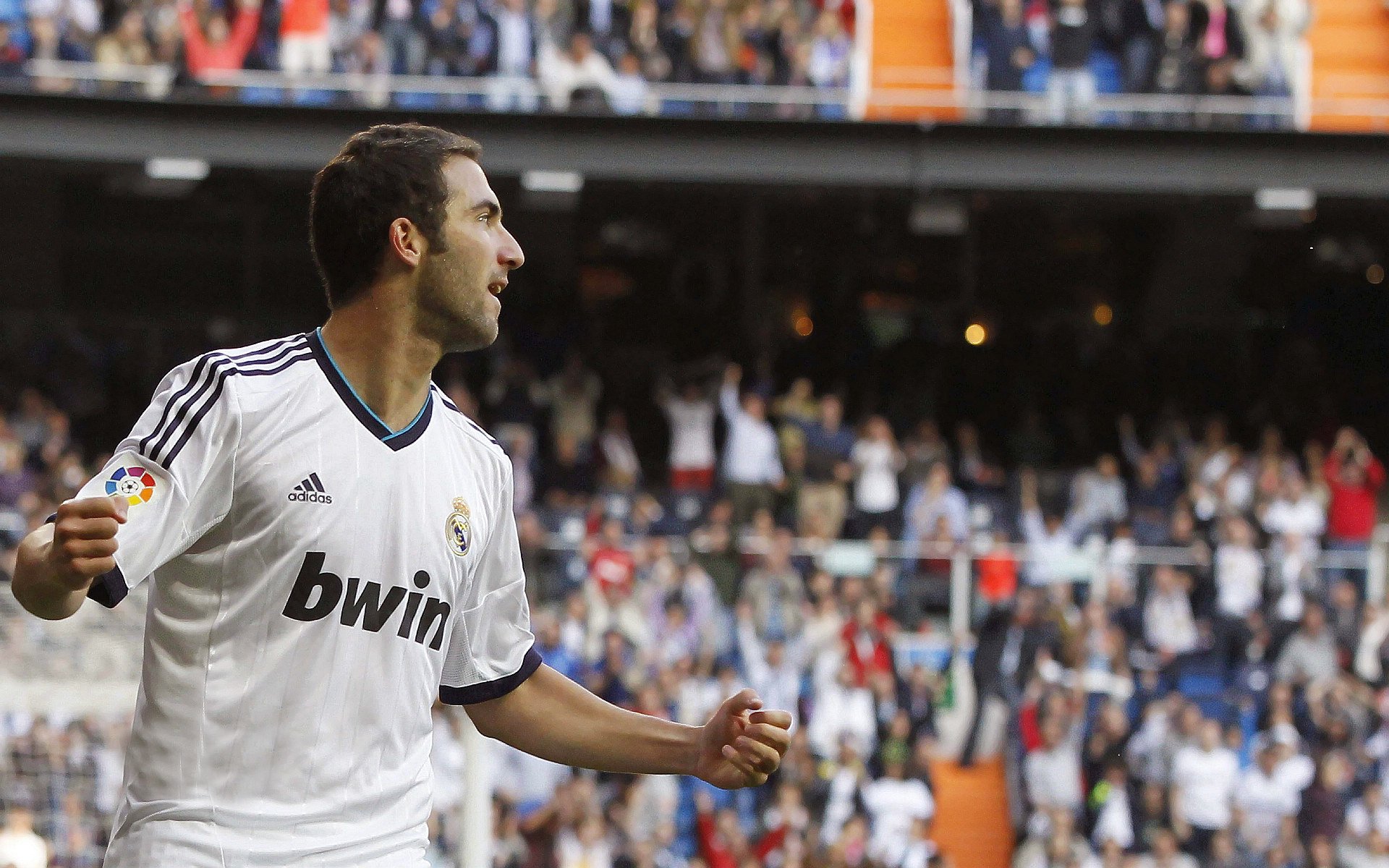 三分雨倾盆,勇士队改写NBA历史纪录